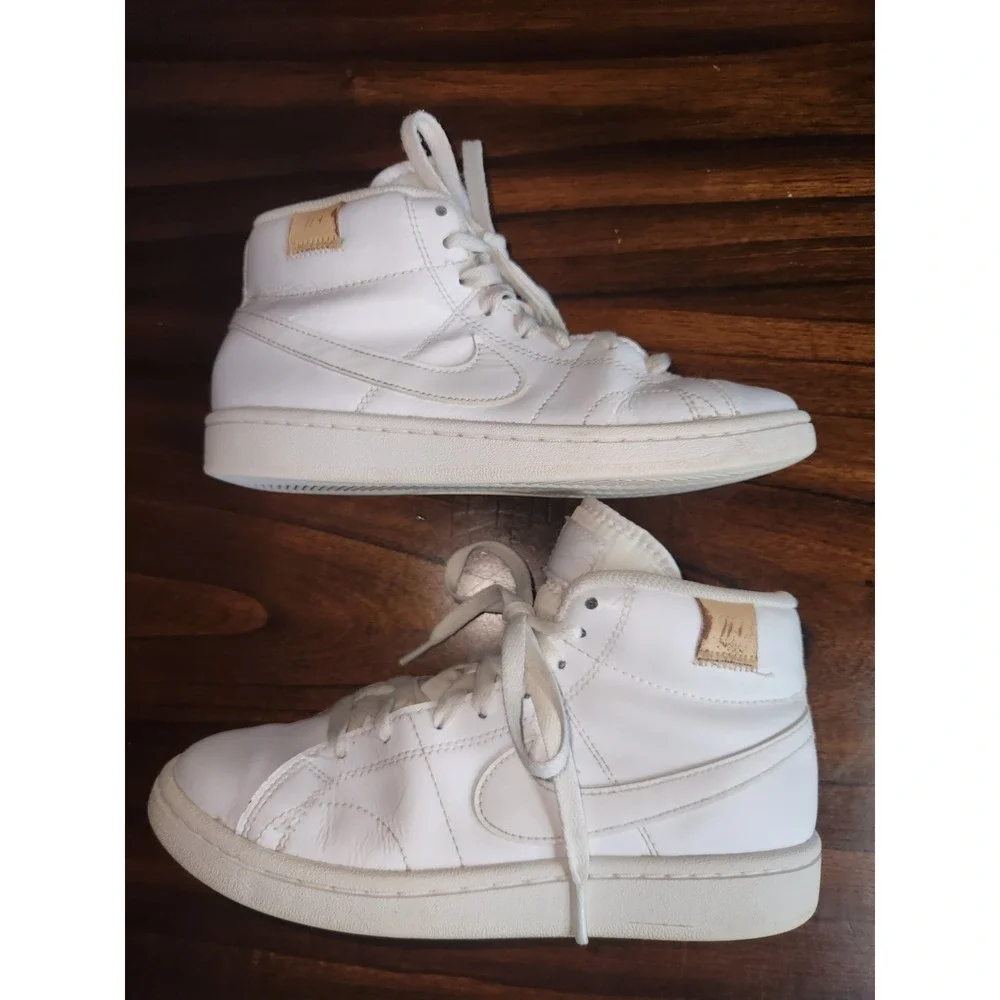 Nike court royale